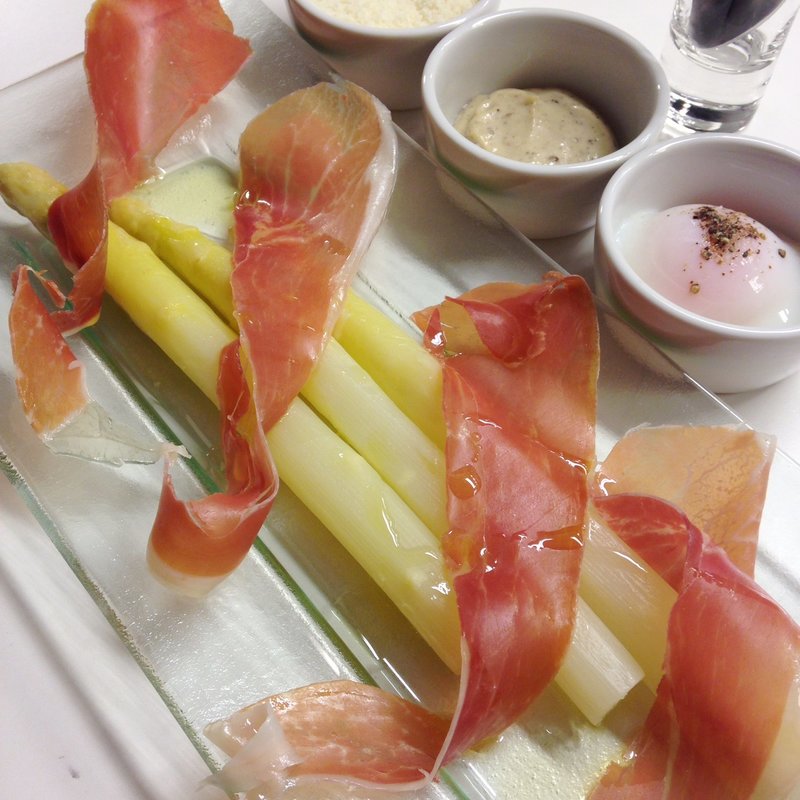 ホワイトアスパラと生ハム(サリーヴ （SALIVE）)