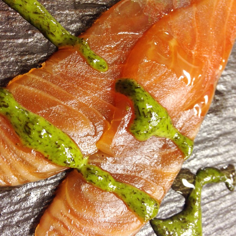 サーモンのカルパッチョ　バジルソース(サリーヴ （SALIVE）)