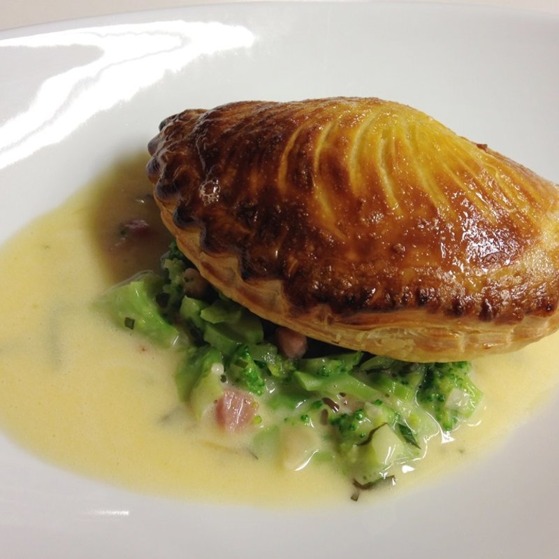 牛肉のパイ包み　クリームソース(サリーヴ （SALIVE）)