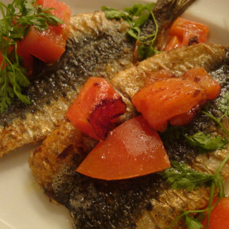 鮮魚の塩焼き　トマト(カピートロ （capitolo）)