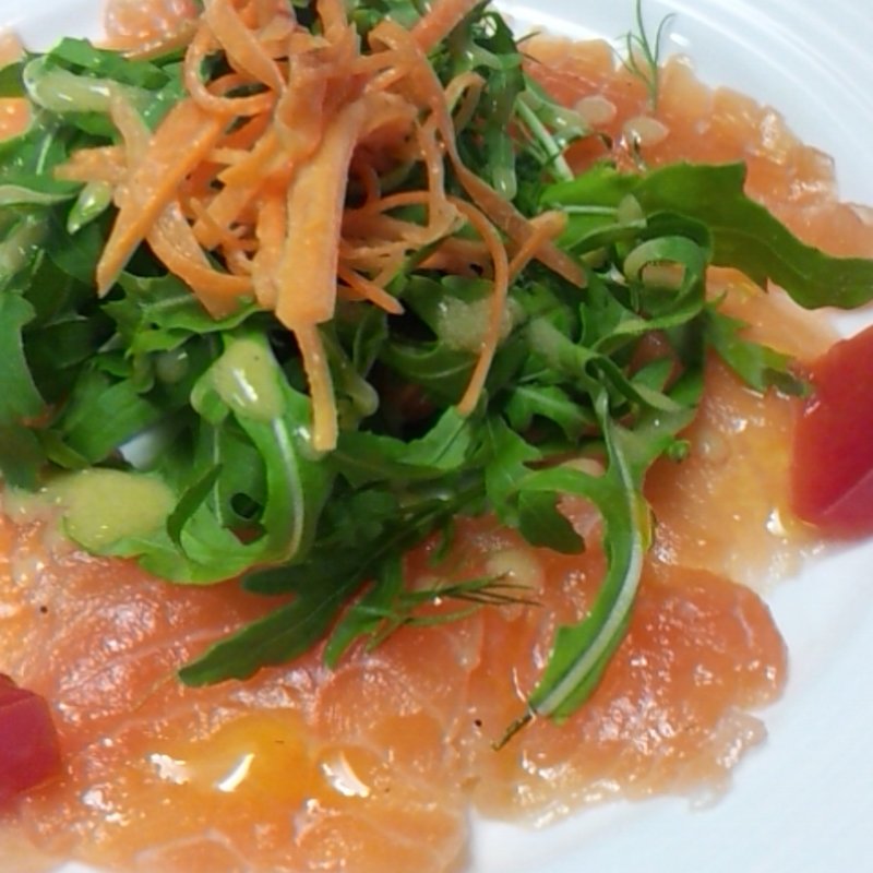 サーモンのカルパッチョ( Saint FAUCON)