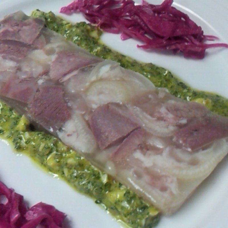 イベリコ豚のバジルチーズソース( Saint FAUCON)