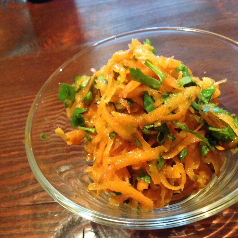 にんじんとパクチーのサラダ(カンティーナ カーリカ・リ)