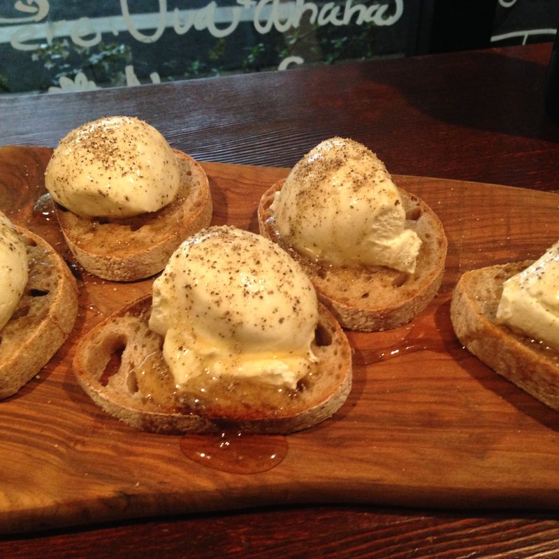 ブルスケッタ(カンティーナ カーリカ・リ)