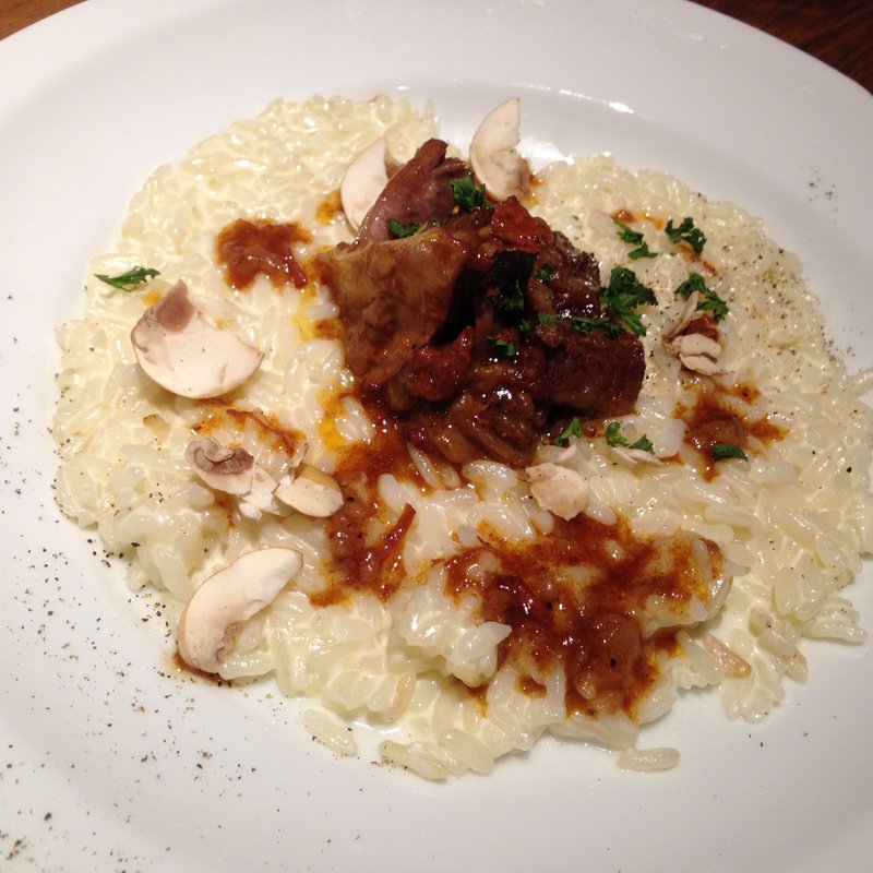 ビーフラグーを乗せたパルメザンチーズリゾット(Cheese Dish Factory 渋谷モディ店)