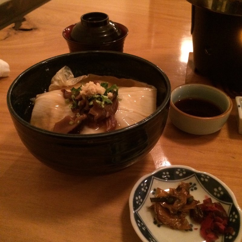 汲み上げ湯葉の丼(ゆばんざい こ豆や 錦店 （ユバンザイコマメヤ）)