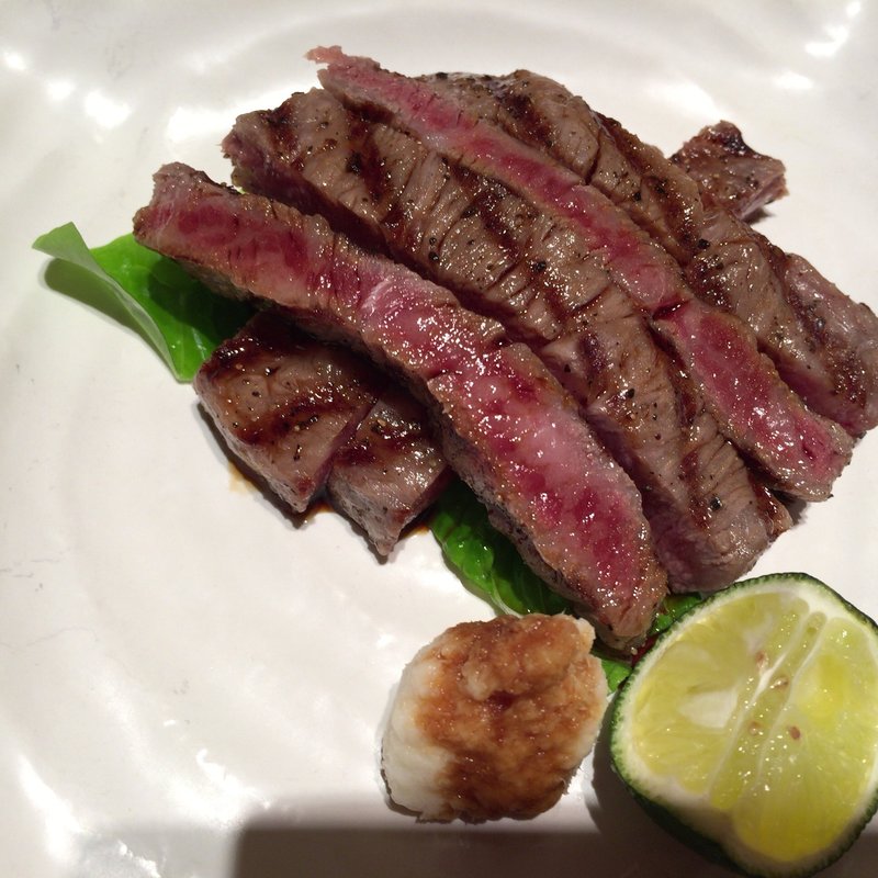 十勝牛のステーキ(札幌 たる善 新丸の内店)