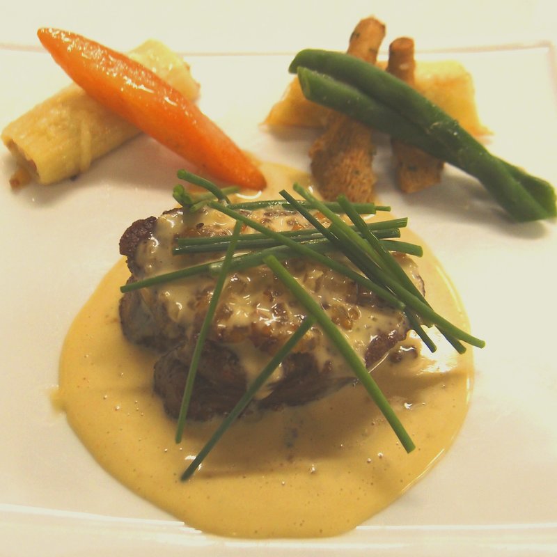 牛ホホ肉の赤ワイン煮込み(シェ松尾・青山サロン)