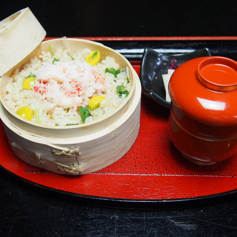 カニと銀杏の蒸しご飯(しの原)