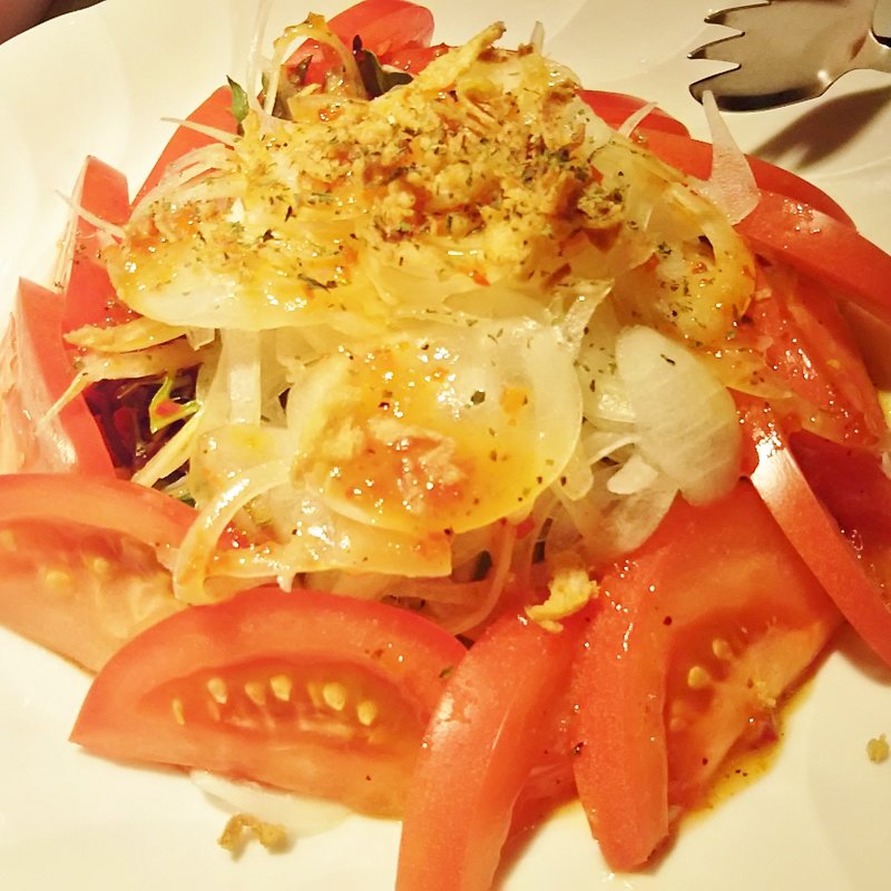 トマトと玉葱のサラダ(ガブリエ )