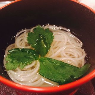 シャモ出汁の煮麺(霞町かしわ割烹 しろう )