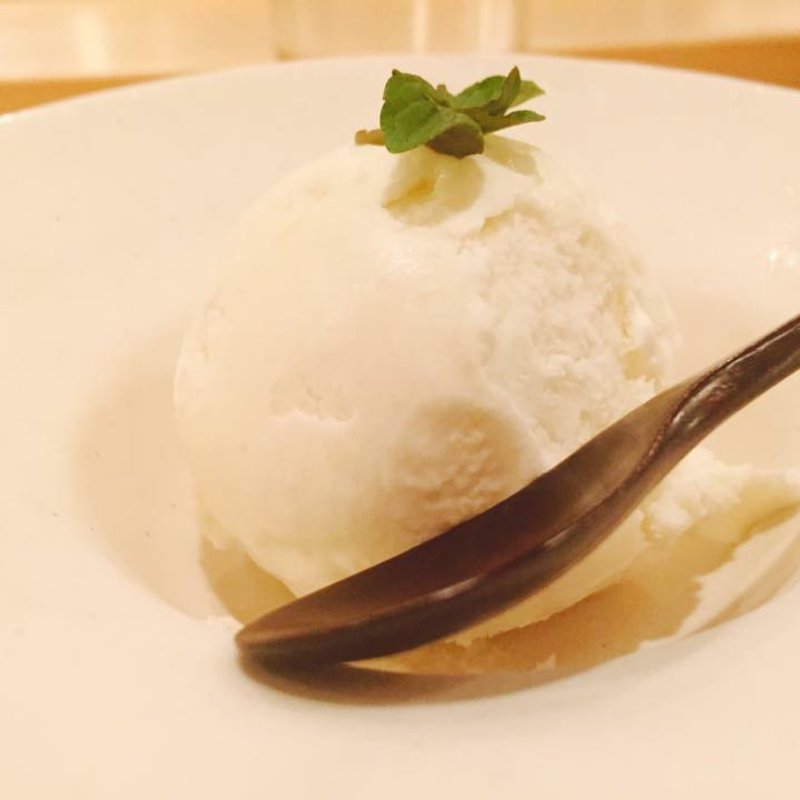自家製、ラフランスのアイスクリーム(霞町かしわ割烹 しろう )