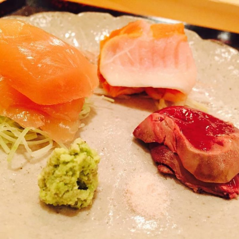 東京シャモの刺身(霞町かしわ割烹 しろう )