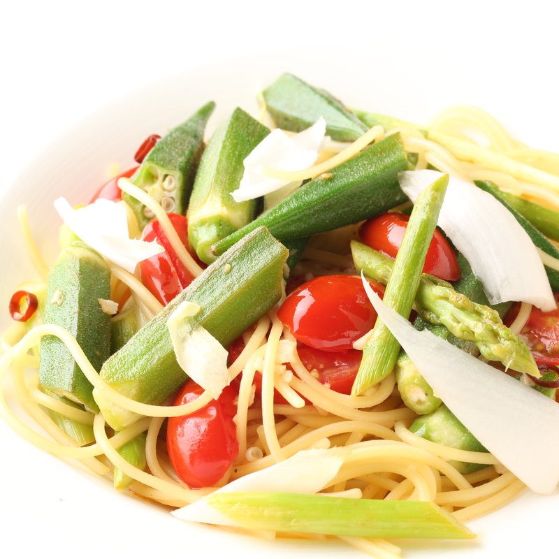 アスパラとオクラのパスタ(スペイン坂農園)