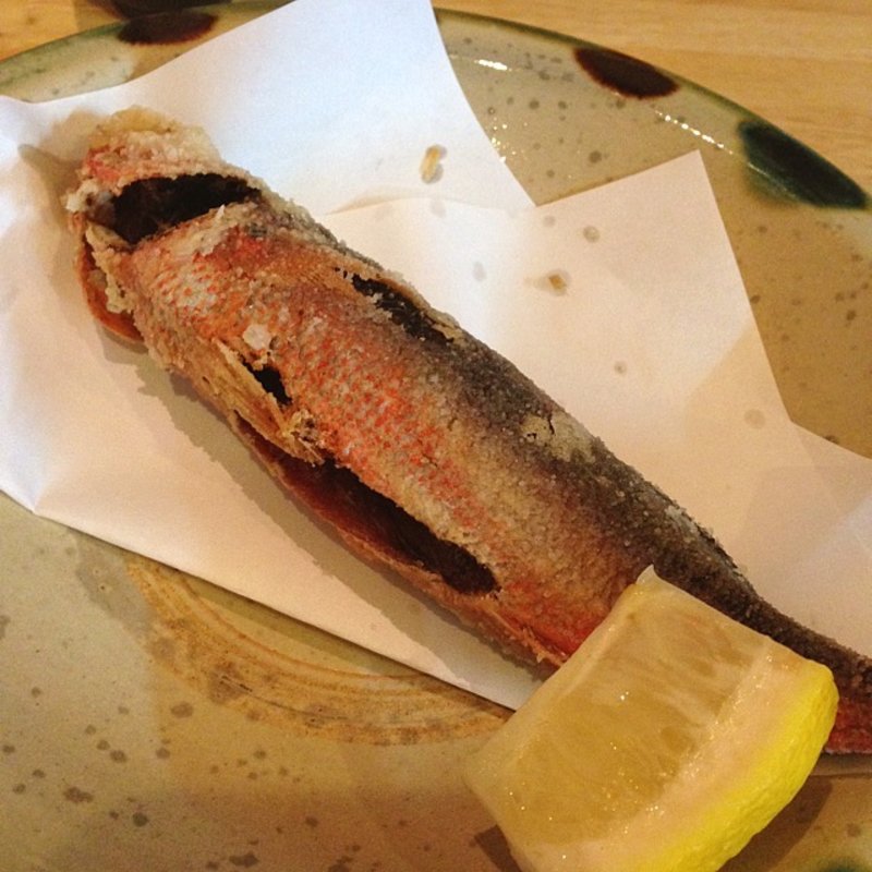 グルクンの唐揚げ(沖縄ダイニング 美ら彩)