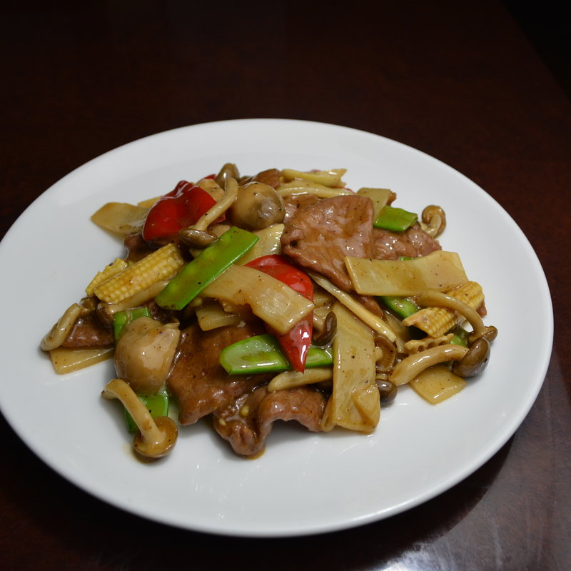 牛肉と野菜の炒め物(三九厨房 赤坂1号店)