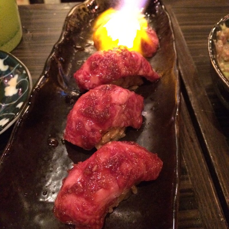 和牛寿司(満月酒場 別館BY)