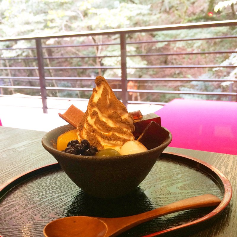 抹茶パフェ(貴船温泉 水源の森 天山之湯 （キブネオンセン スイゲンノモリ テンザンノユ）)