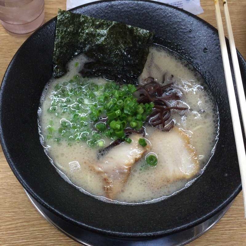 とんこつラーメン(麺酒場寅衛門 )