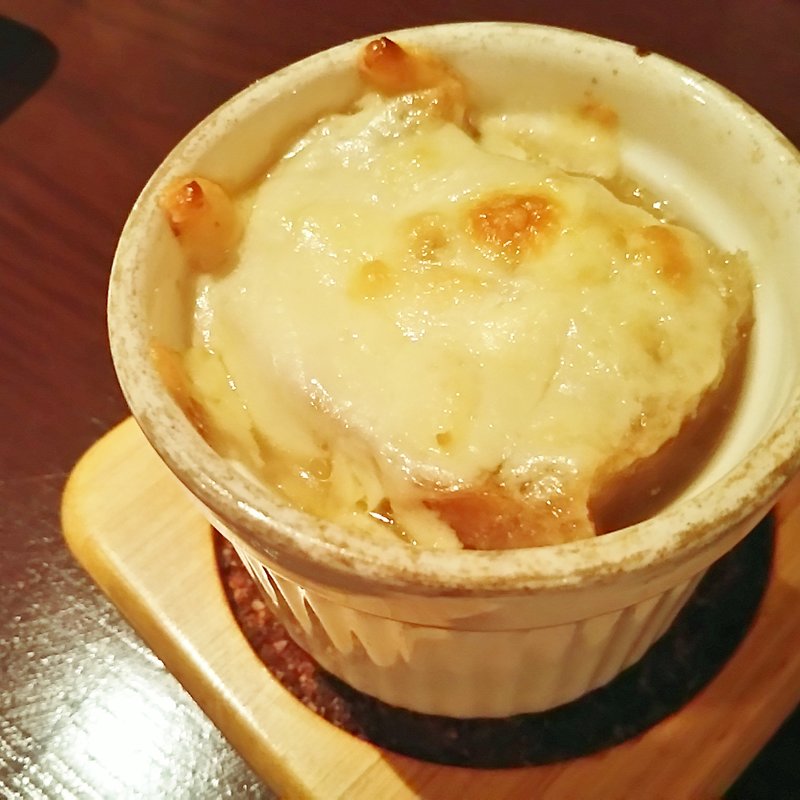 オニオンスープ(エノテカ ポポラーレ （ENOTECA POPOLARE）)