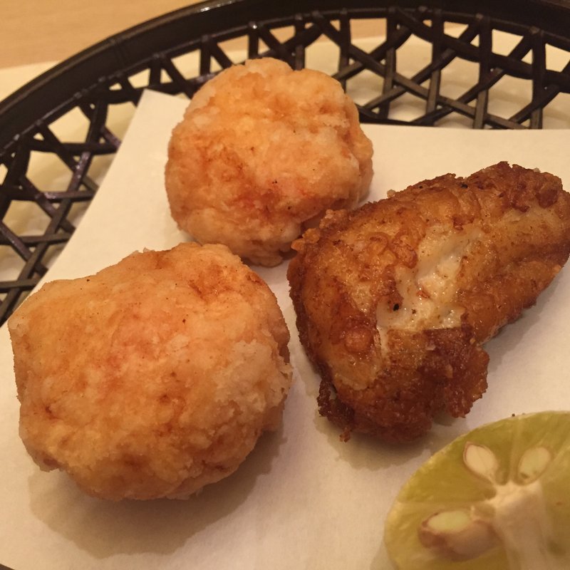 海老しんじょうとフグの唐揚げ(平岡)