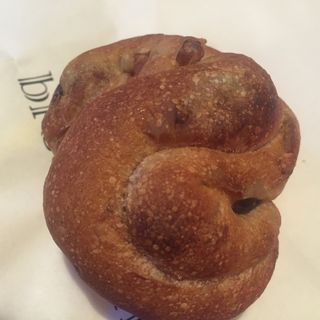 胡桃とレーズンのパン(breadworks天王洲)