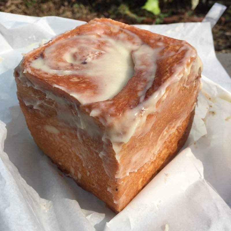 プレーンシナモンロール(CEYLON)