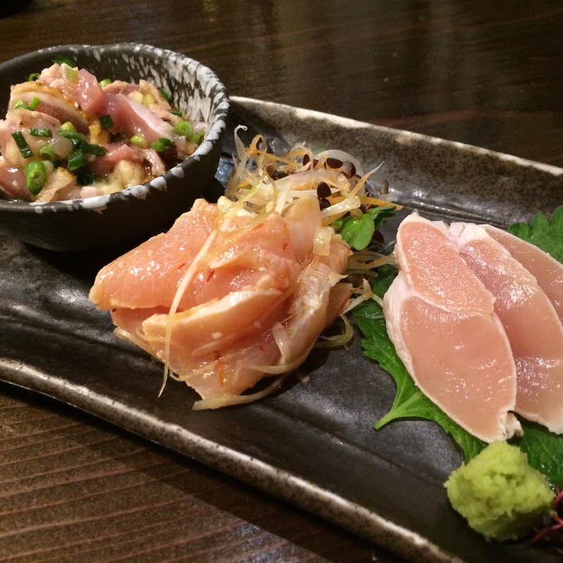 鳥刺しセット(和牛もつと鳥料理のお店 さかい)