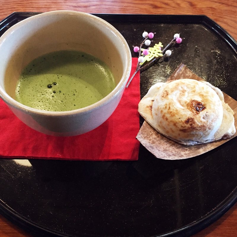 寿(抹茶と栗餅)(岩井屋)