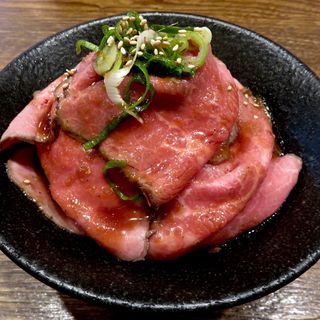 ローストビーフ丼（並）(EAT MEAT at FLANDERS TALE)