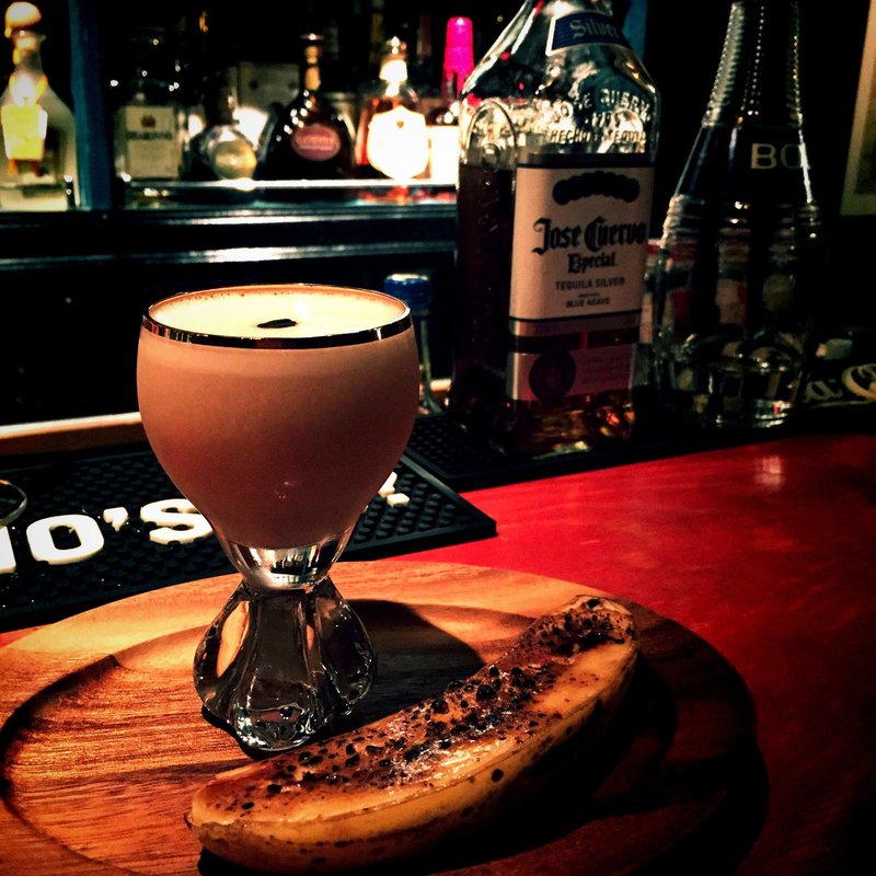 珈琲クエルボとバナナのカクテル(SPIRITS BAR Sunface SHINJUKU)