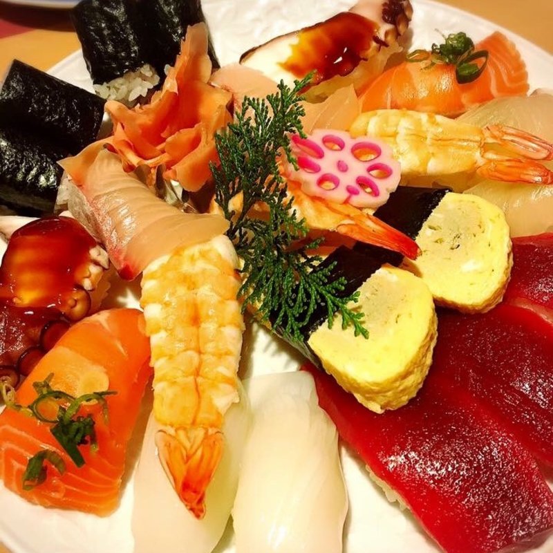 お寿司盛り合わせ(山田屋 （やまだや）)