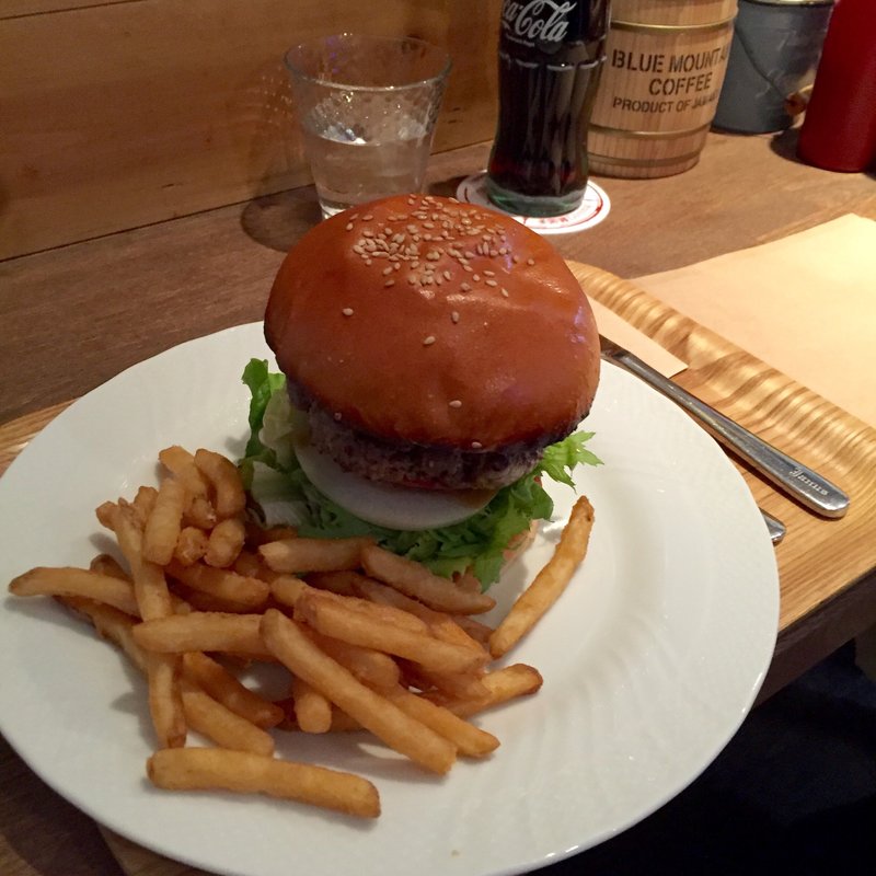 アボカドバーガー フライドポテト＆ソフトドリンク付(BACKPACKER)