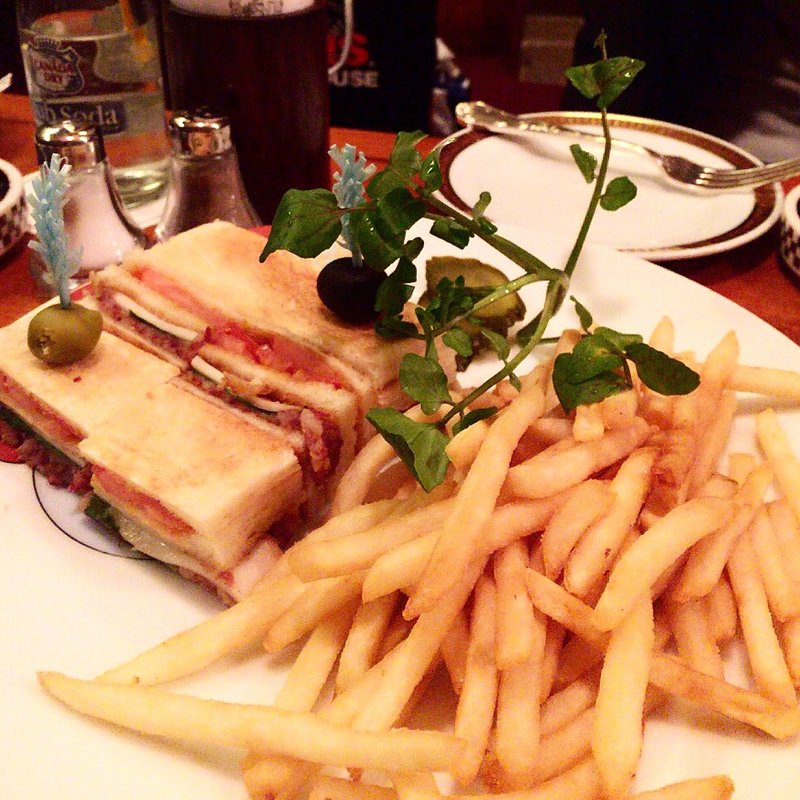 コンビーフと茸のサンドイッチ(オールドインペリアル バー )