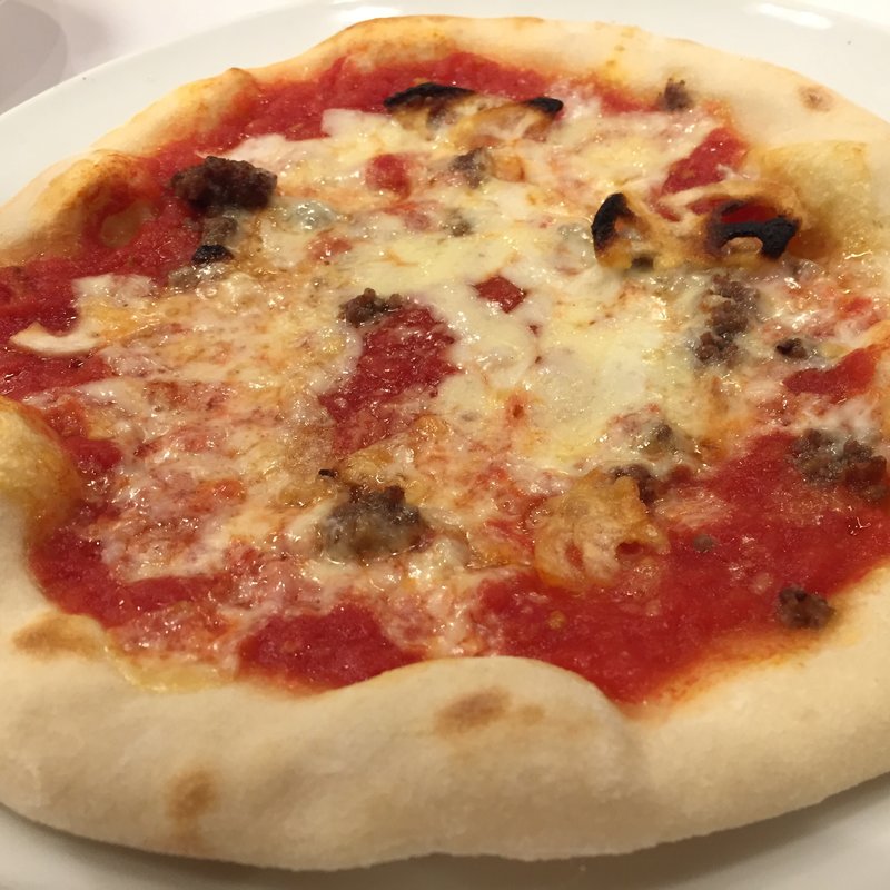 自家製サルシッチャとレンコンのトマトソースピッツァ(ヴォーノ・イタリア 日立店)