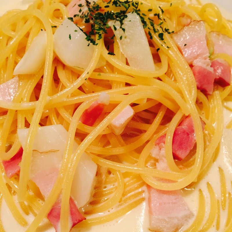 ベーコンとカブのクリームスパゲッティー(ベルテンポ)