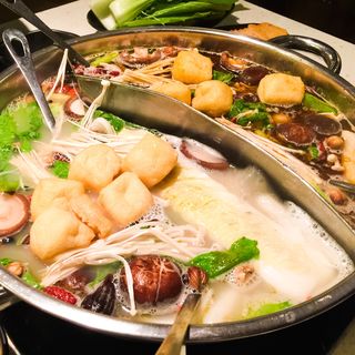 ハーフ＆ハーフ　スープ(Little Sheep Mongolian Hot Pot)