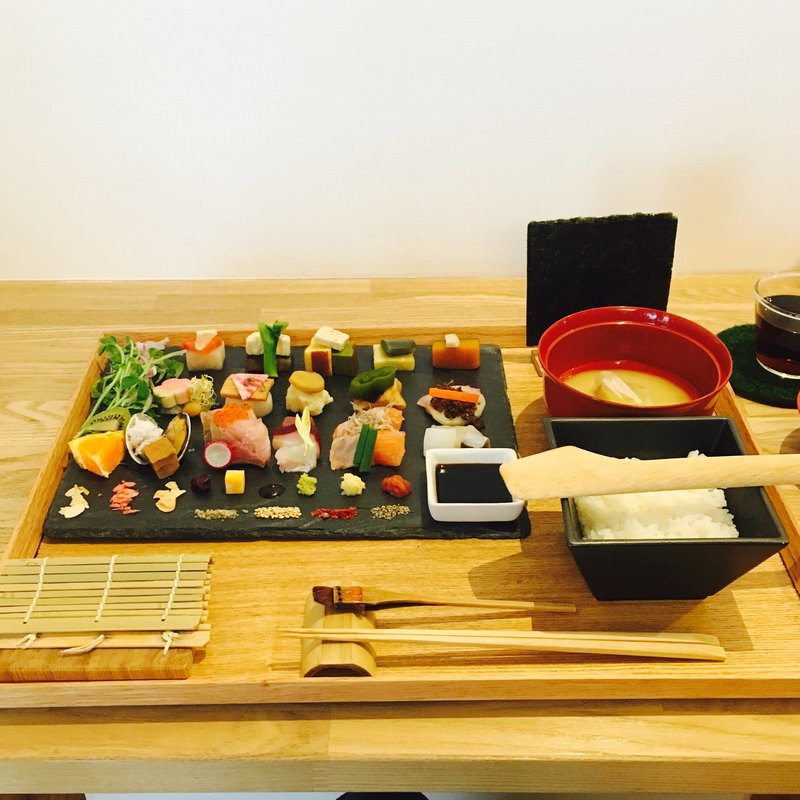 手織り寿司 特上(AWOMB （アウーム）)