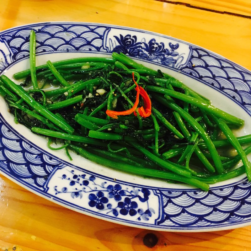 空芯菜のにんにく炒め(ベトナム酒場　ビアホイ )