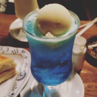 クリームソーダ 青(さぼうる )