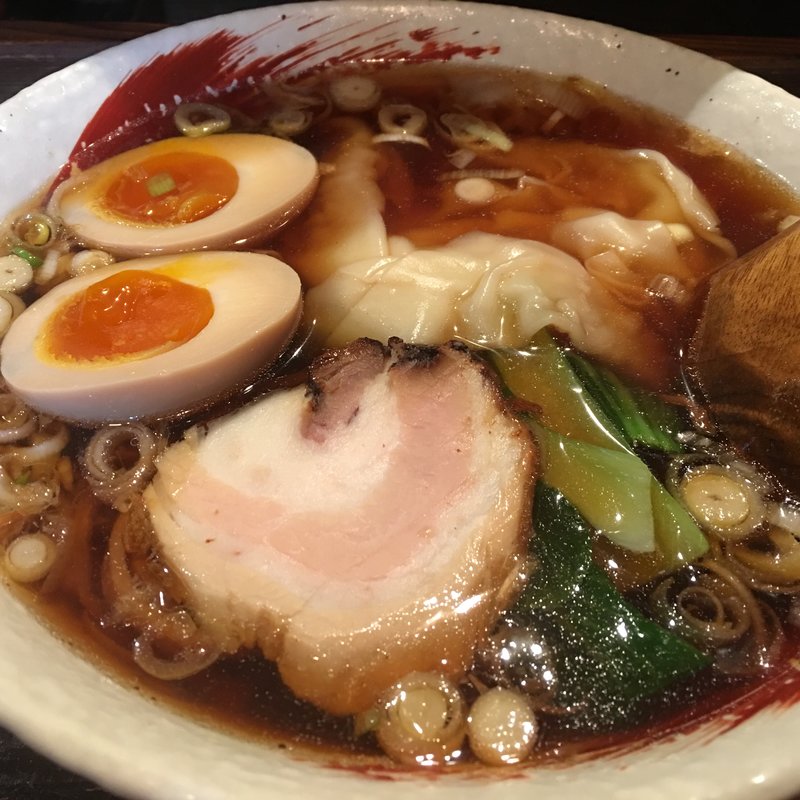 醤油らーめん 煮卵 ワンタン(らーめん中々 （らーめんなかなか）)