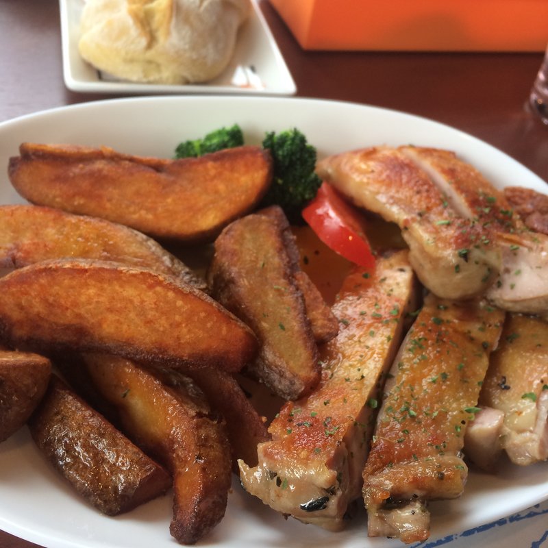 Aランチ 鶏肉のローズマリー漬けオーブン焼き