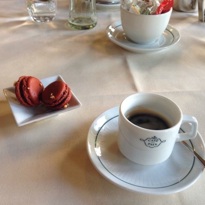 (cafe de la Paix)