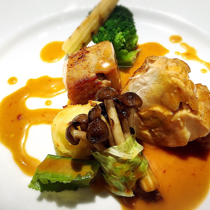 鶏肉フォアグラ包みソテー(Bistrot Enry. （ビストロ アンリー【旧店名】Bistrot enRy. 旧居留地）)