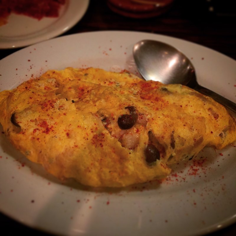 たらときのこのオムレツ(ラス タパス （Las Tapas）)