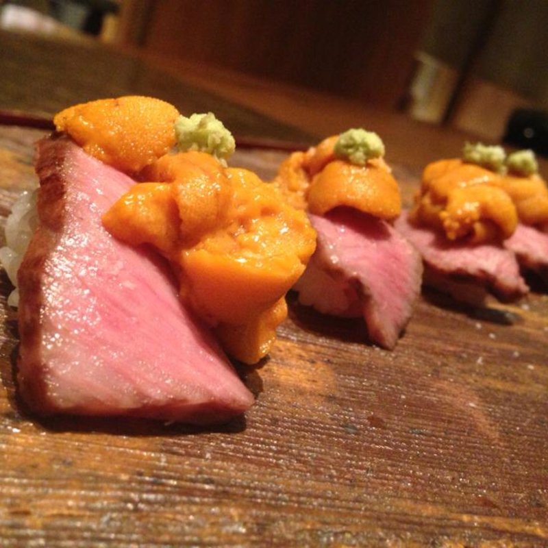 宍粟牛とウニのお寿司 (白金台こばやし)