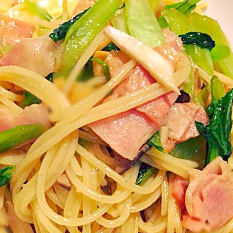 ベーコン・小松菜・エリンギのアンチョビパスタ(丘の上 C-flat （シー フラット）)