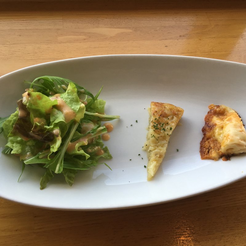 鎌倉野菜、ラザニア、スペインオムレツの前菜(鵠沼パスタダイナー スプーン)