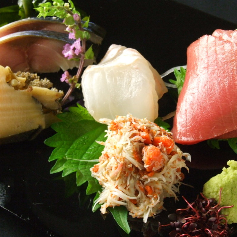 鮮魚と蟹の盛り合わせ(鮨 みつや)