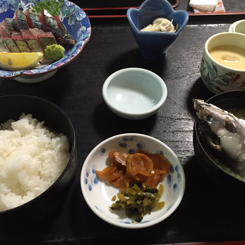 (お食事処 潮騒 （オショクジドコロシオサイ）)